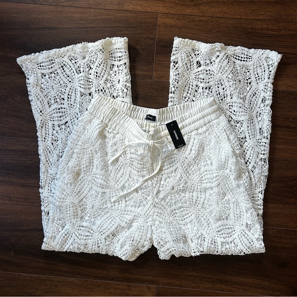 NWT express wide leg crochet beach pants in white | size medium